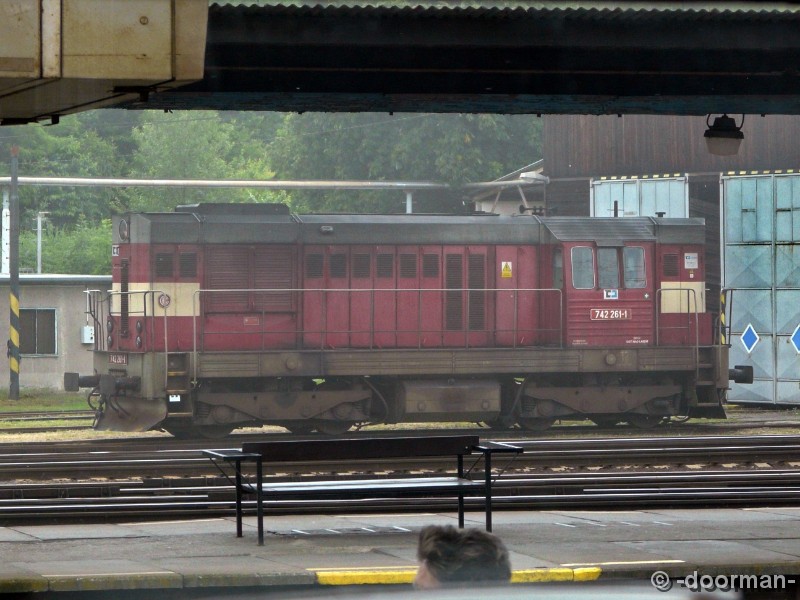 742 261-1.jpg