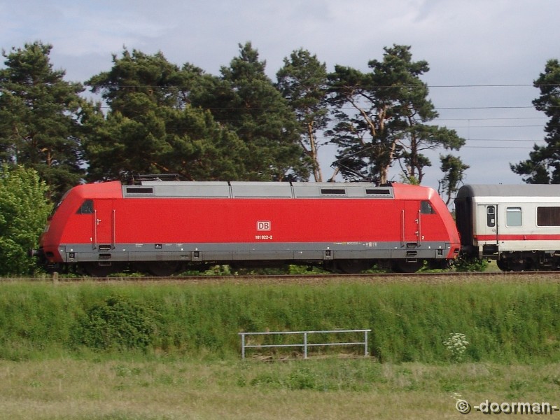 101 022-2.jpg