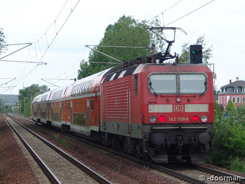 143 058-6.jpg