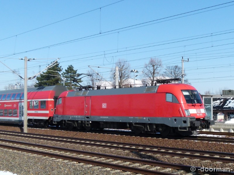 182 020-8.jpg