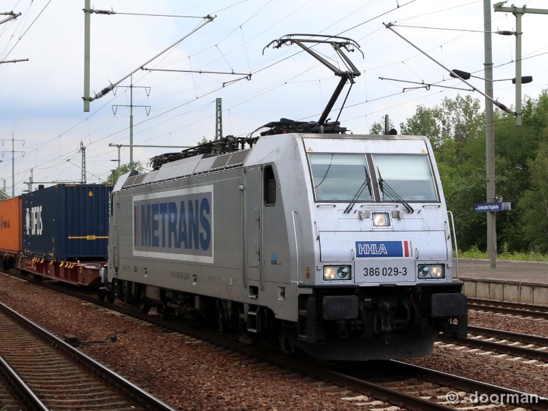 386 029-3.jpg