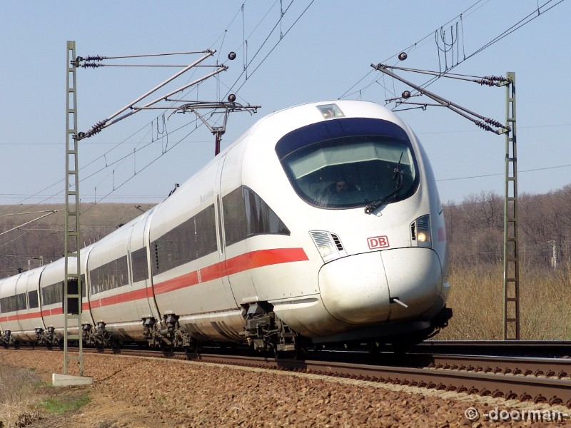 411 001-1.jpg