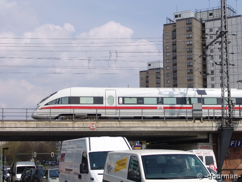 411 061-5.jpg